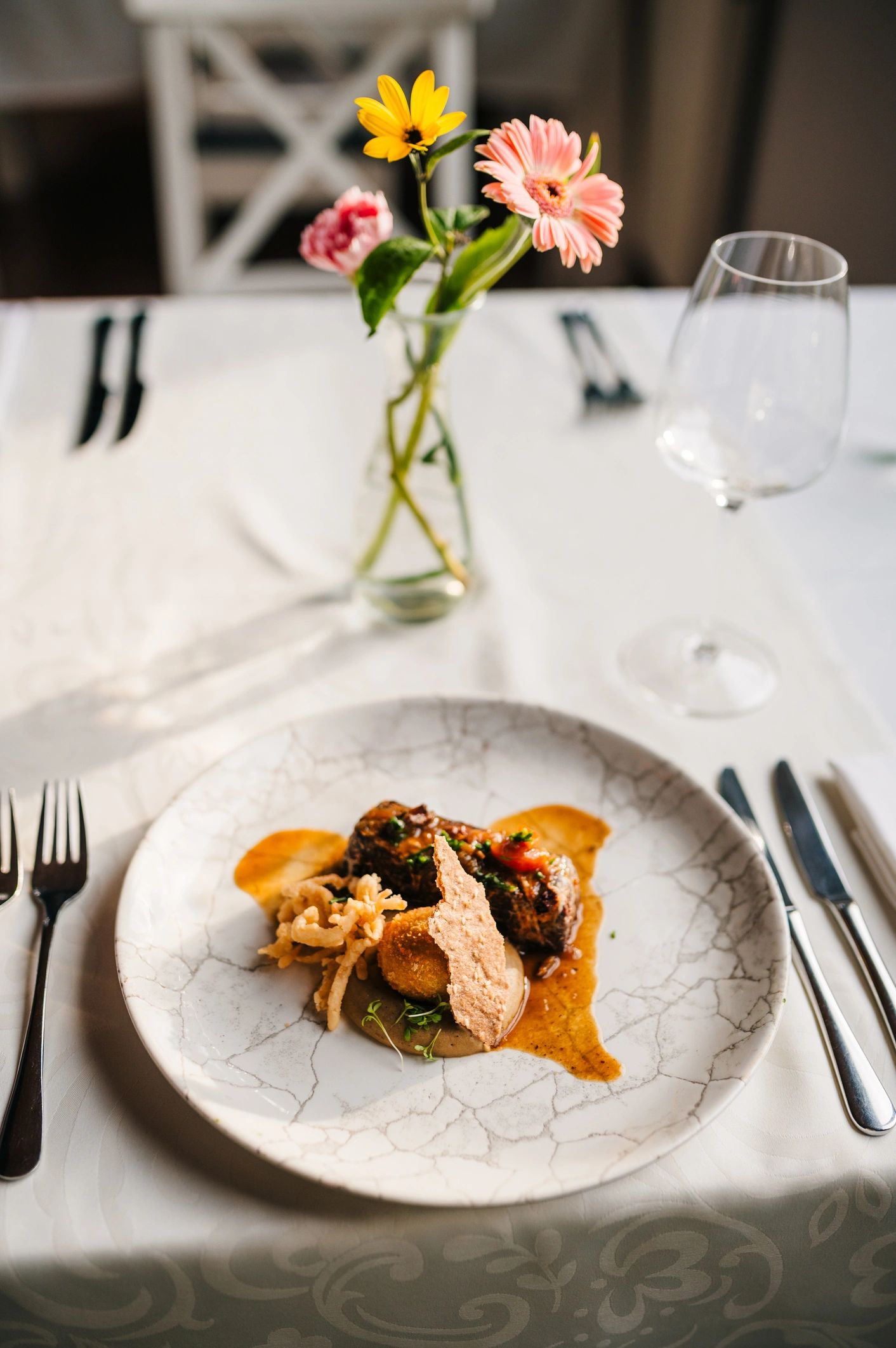 restaurant food photography modern clean