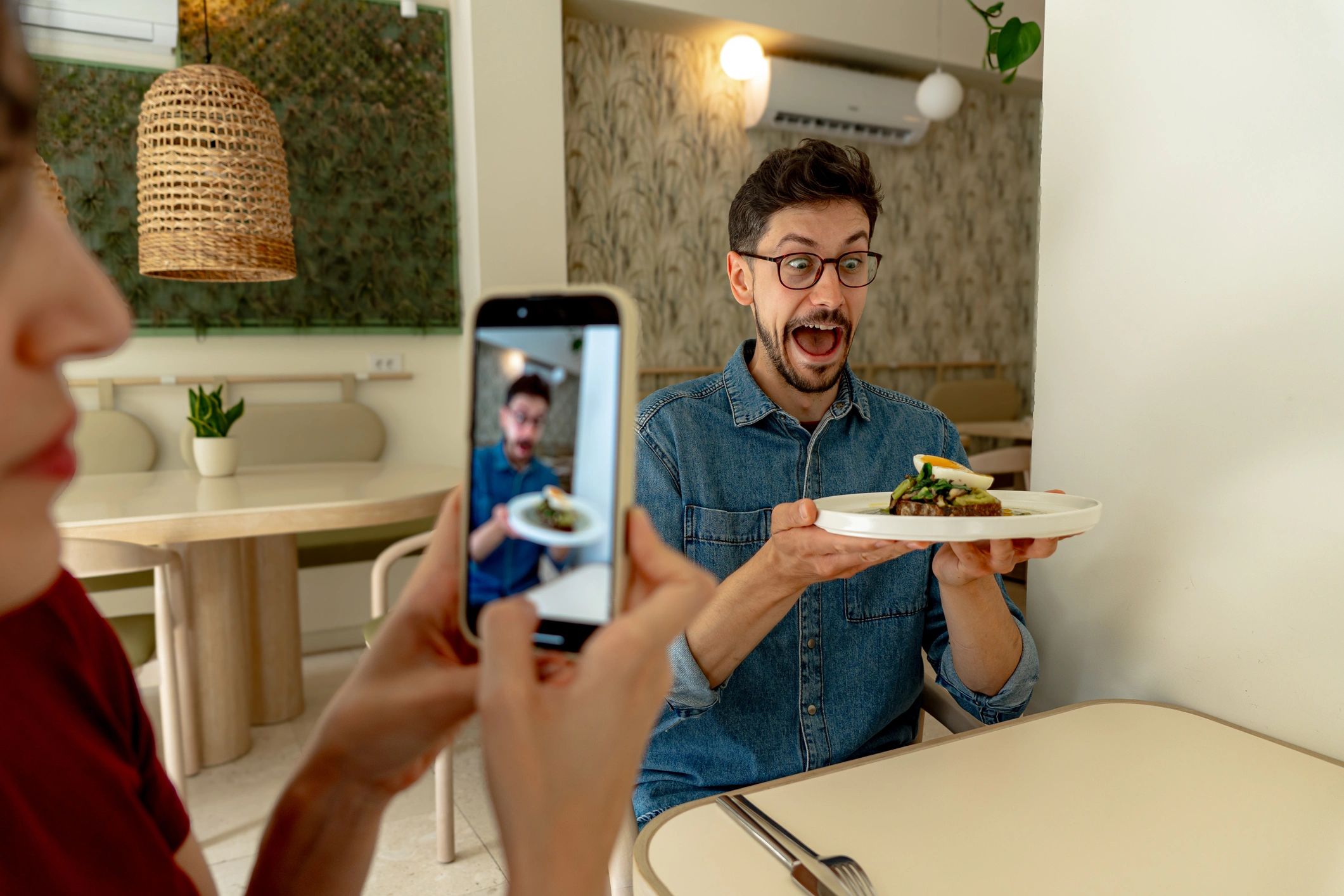 food bloggers dining